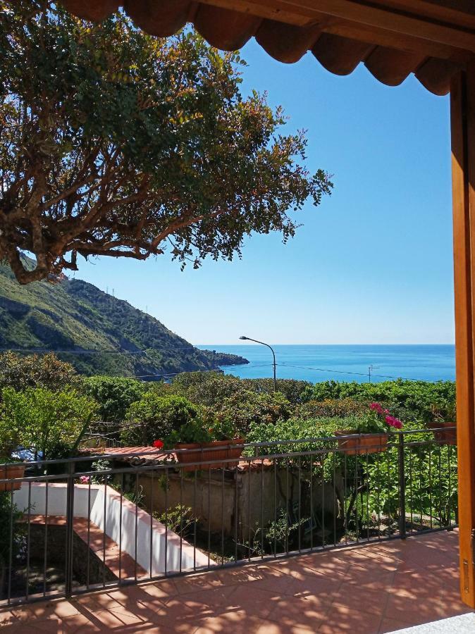 B&B La Casa Del Gelso Acquafredda Zewnętrze zdjęcie